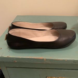 Adorable Black French Soles Sloop Flat!